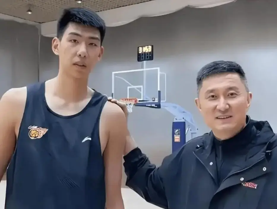 徐昕和杜锋, CBA夏季, 续约谈判方