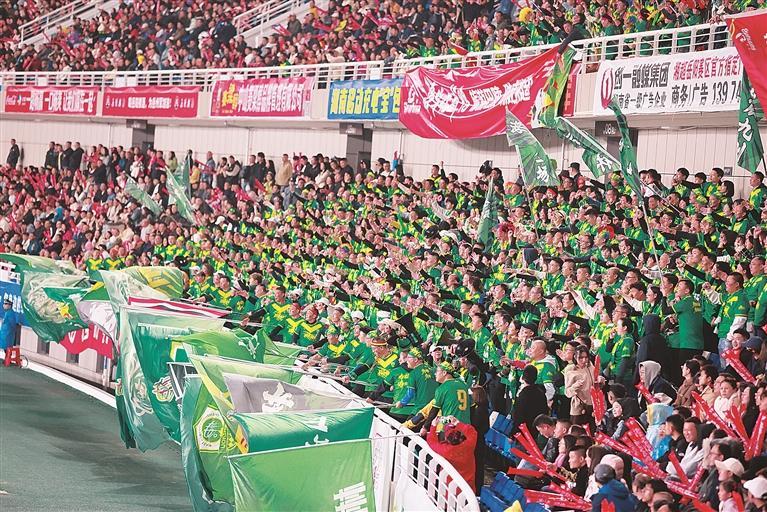 为球队加油, 陈哲君 为球队加油, 陈哲君